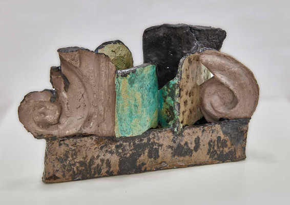 Christina Renker, Erinnerung an Rom, 2010<br /> Terrakotta, 20 x 35 x 13 cm<br /><strong>Startpreis 220 € </strong>