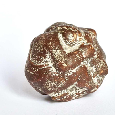 Walter Howard, 2 weibliche Aktfiguren, um 1965 <br /> Kugelplastik Terrakotta Ø 4 cm <br /><strong>Startpreis 200 € <br /><span style="color:#FF0000;"><strong> verkauft</strong></span></strong>