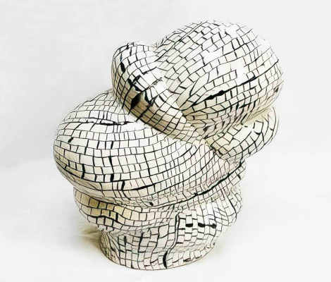 Ulrich Schumann, Der Kuss, 2023 <br /> Millefioritechnik, H 60 cm <br /> <strong>Startpreis 950,00 € </strong><br />