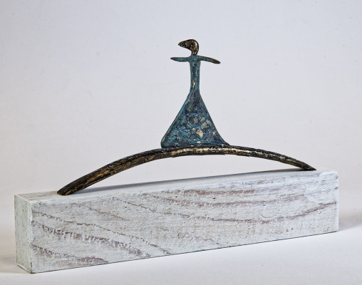 Anne Ochmann, Passage, 2019 <br /> Bronze, 21 x 7 x 10 cm <br /> <strong> Startpreis 380 € </strong><br /><span style="color:#FF0000;"><strong> verkauft</strong></span>