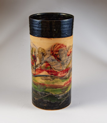 Christina Renker, zylinderisches Gefäß, o.J. <br /> Keramik, Ø cm <br /> <strong> Startpreis 80 € </strong><br /><span style="color:#FF0000;"><strong> verkauft</strong></span>