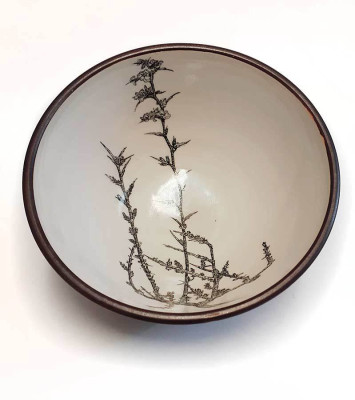 Anat Moses, Schale dorniges Salzkraut, 2023 <br /> Siebdruck auf Keramik, 18,8 x 9,8 cm <br /> <strong>Startpreis 85 € </strong><br />