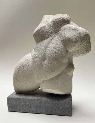 Michael de Maizière, Torso, 2019 <br /> Skulptur, Sandstein, Höhe 25 cm<br /> <strong> Startpreis 1400 € </strong>
