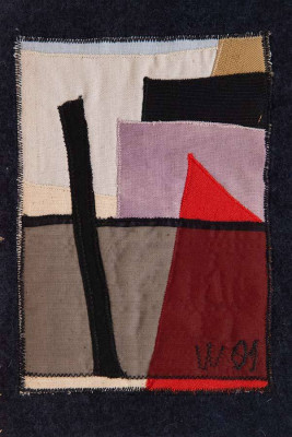 Heidi Woitinek, o.T., 2001 <br /> Textile Collage auf Filz, 23 x 16 cm<br /> <strong> Startpreis 85 € </strong>