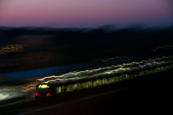 Uz Kirchhoff, Fensterblicke, 2011 <br /> gestische Fotografie, 45 x 30 cm, <br /><strong> Startpreis 100 € </strong> <br /><strong>VERKAUFT</strong>