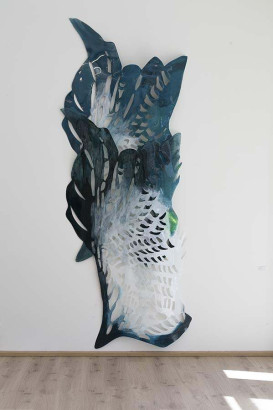 Ikarus und Phönix - Absturz und Erneuerung, 2020<br/>
Acrylglas bemalt, 360 x 110 x 50 cm