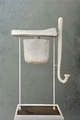 »Engel 1«, aus dem ›Fanfarenchor aus Elysium‹, 2019<br/>
Eisen, Gips, 80 x 45 x 25 cm