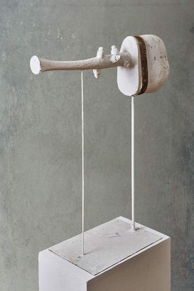 »Engel 4«, aus dem ›Fanfarenchor aus Elysium‹, 2019<br/>
Eisen, Gips, 90 x 72 x 28 cm