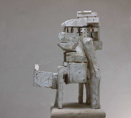 »Häusler«, 2014<br/>
Pappelholz, Höhe 55cm